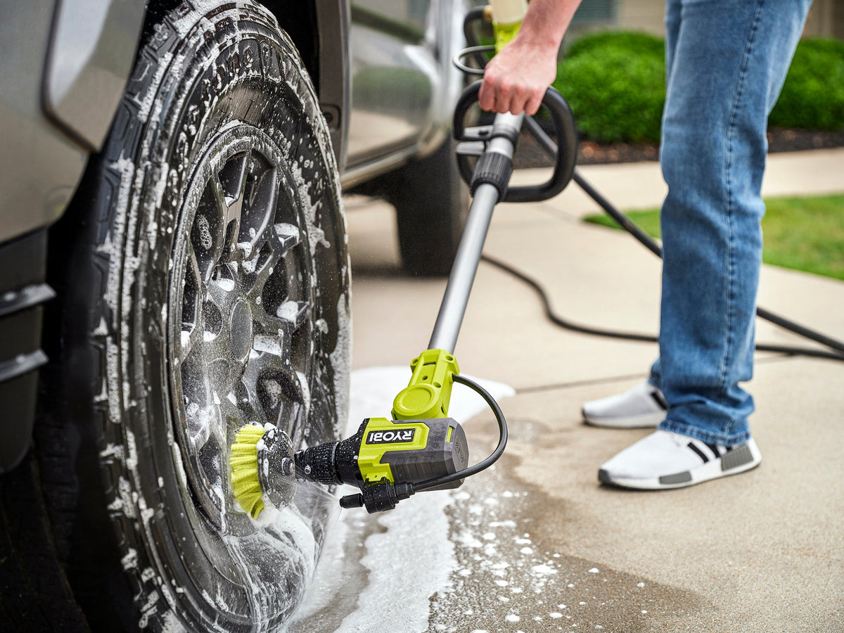 18V ONE+ SOAP DISPENSING TELESCOPING SCRUBBER Image 10